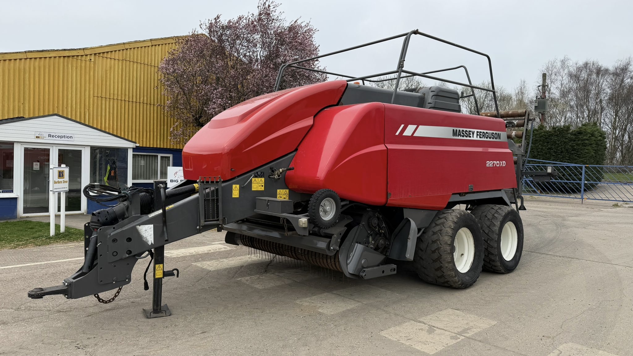 860f70b9-dc94-41a2-a40d-713e7662c41b